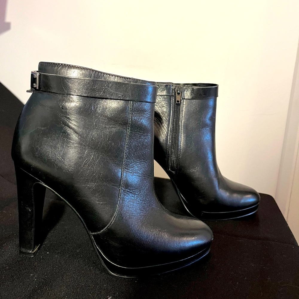 Boots size 5 San Marina
